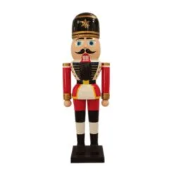 8' Nutcracker